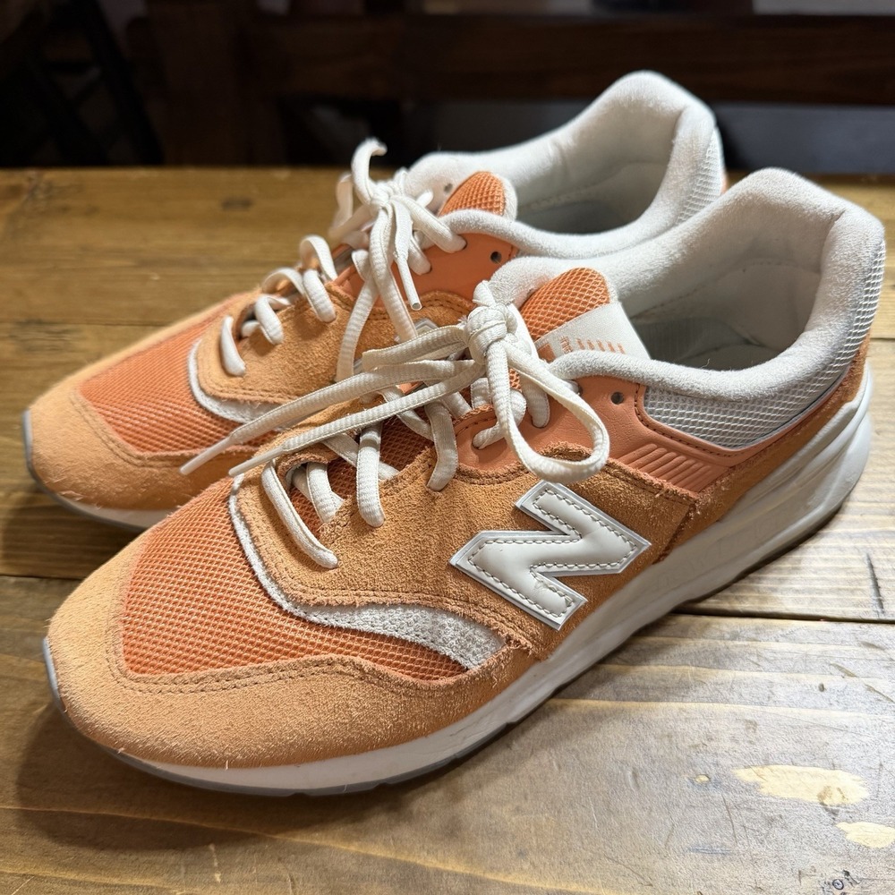 NEW BALANCE Women's 997H Lifestyle Sneaker White Light Orange US 8.5 B CW997HZM